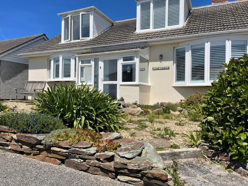 Baywatch Mawgan Porth Spacious Home Sleeps 9, Games Room, Parking & Garden Exteriör bild